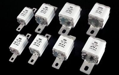 廠家直銷RS3系列快速熔斷器有填料快速熔斷器質量保證
